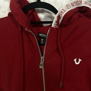 red true religion sweater